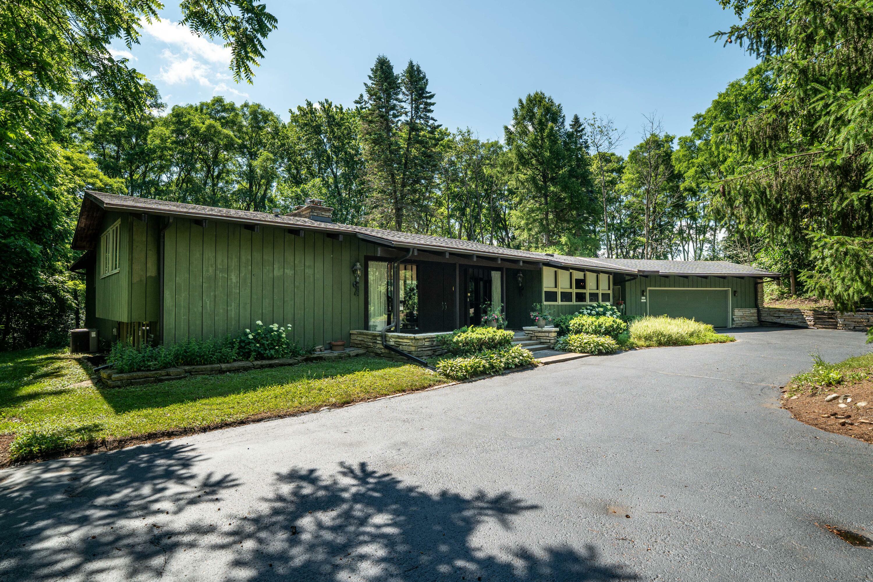 Property Photo: W220n7820 Golf View Ln WI 53089