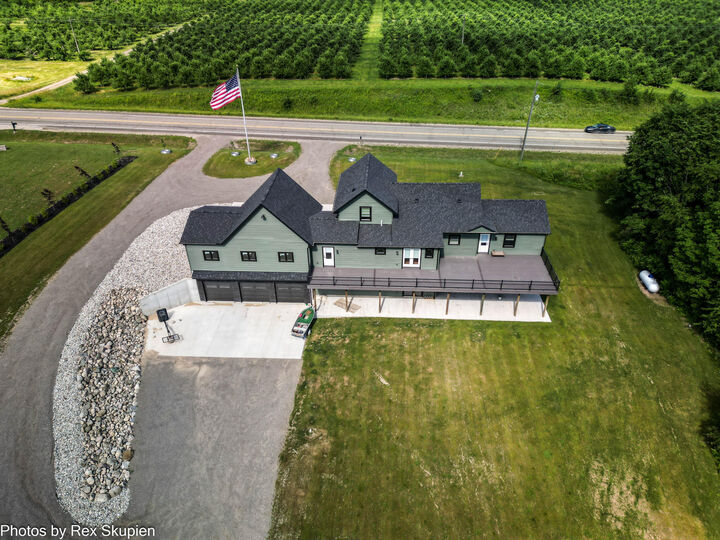 Property Photo: 17090 Kenowa Avenue MI 49330