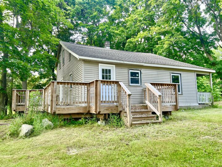 10500 Moscow Road  Jonesville MI 49250 photo