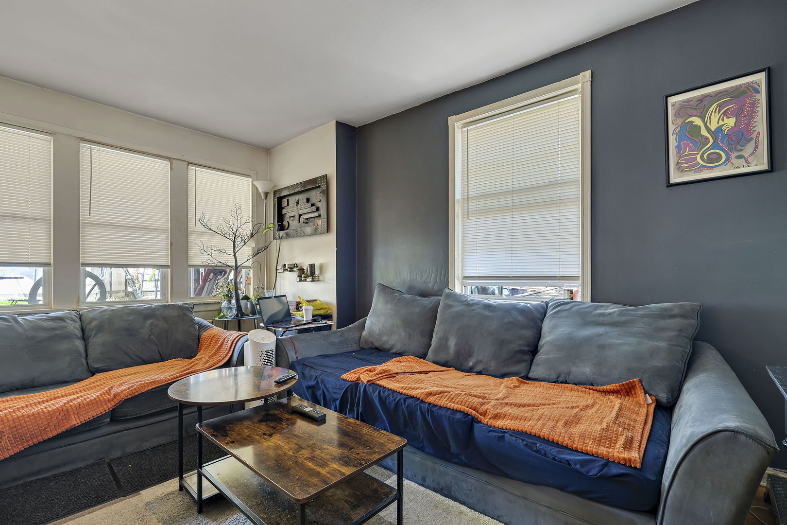 Property Photo: 2335 N Merrimac Avenue IL 60639