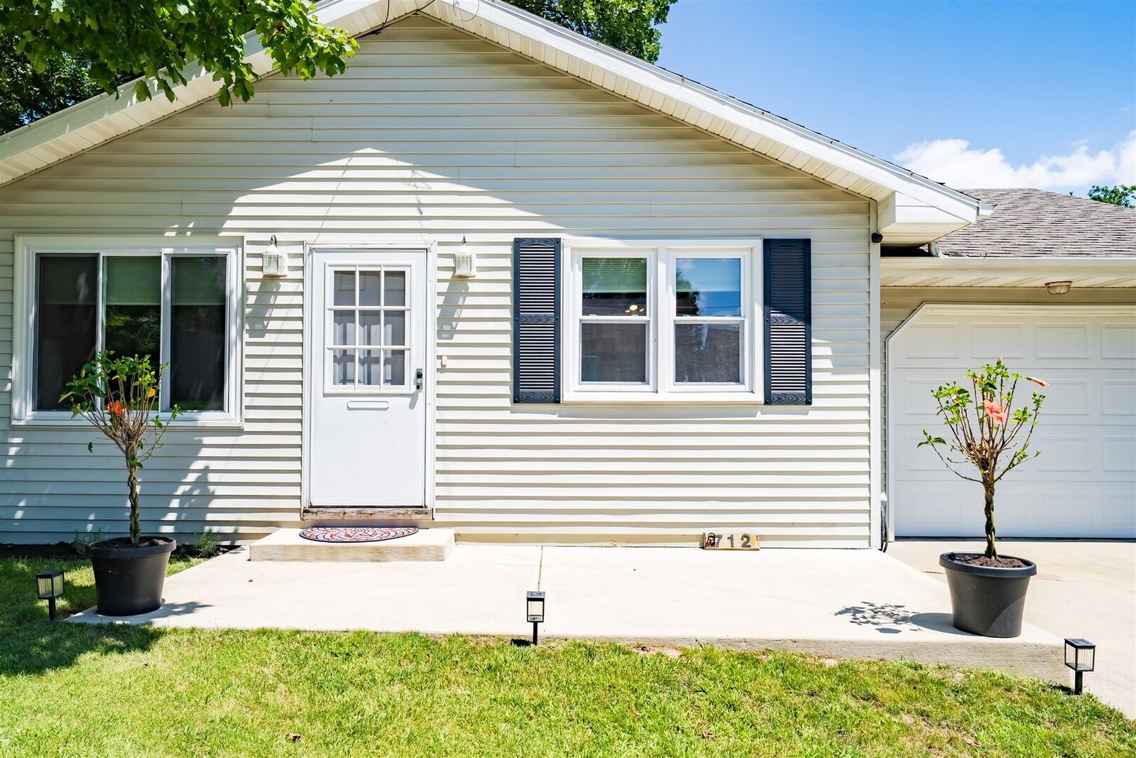 Property Photo: 712 Fremont Street IL 61701