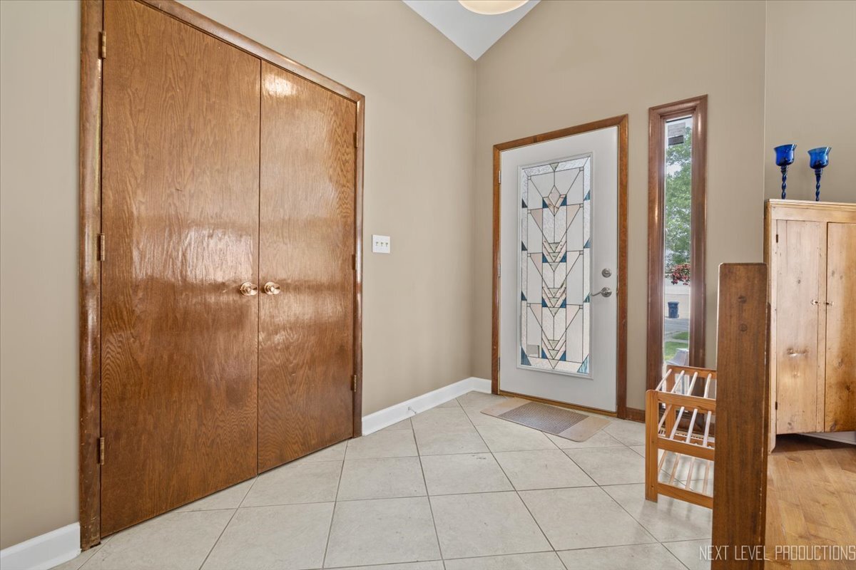 Property Photo: 978 Merrimac Circle IL 60540