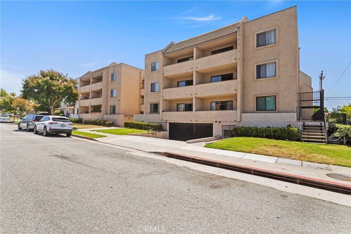 Property Photo: 460 Salem Street 18 CA 91203