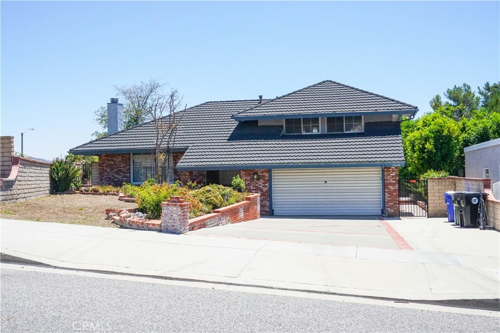 Property Photo: 28214 Winterdale Drive CA 91387