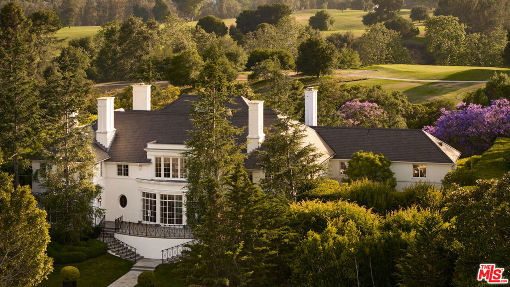 Property Photo:  826 Greenway Drive  CA 90210 