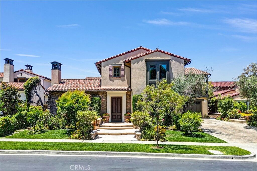Property Photo:  25 Village Way  CA 92603 