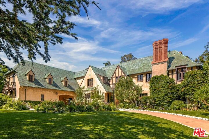 Property Photo:  570 S Mapleton Drive  CA 90024 