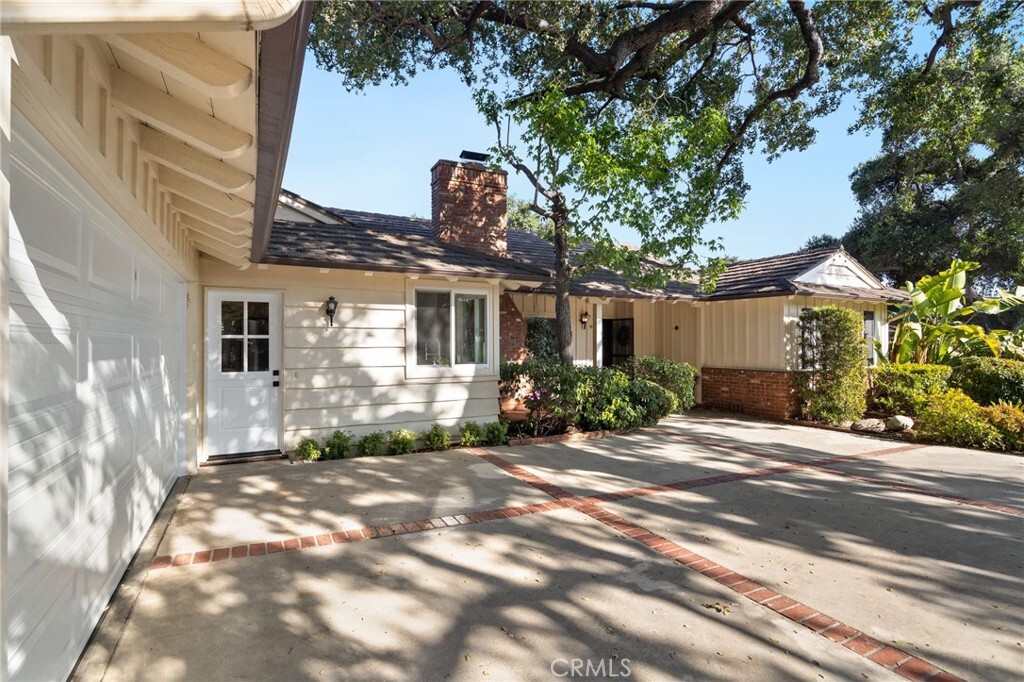 Property Photo:  1648 Highland Oaks Drive  CA 91006 