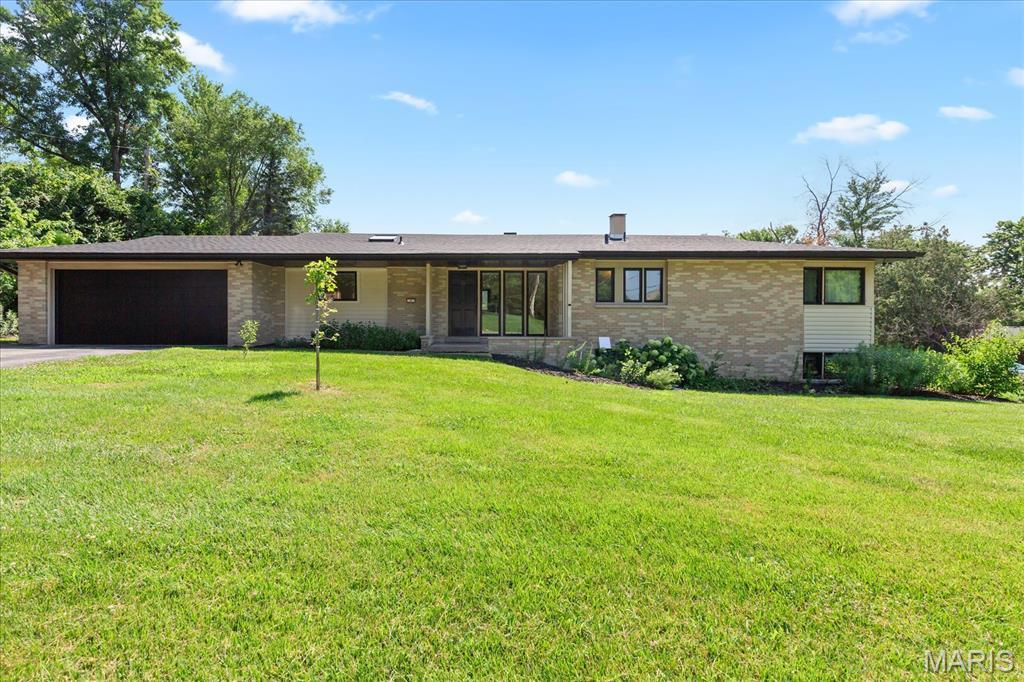 Property Photo: 1 Morwood Lane MO 63141