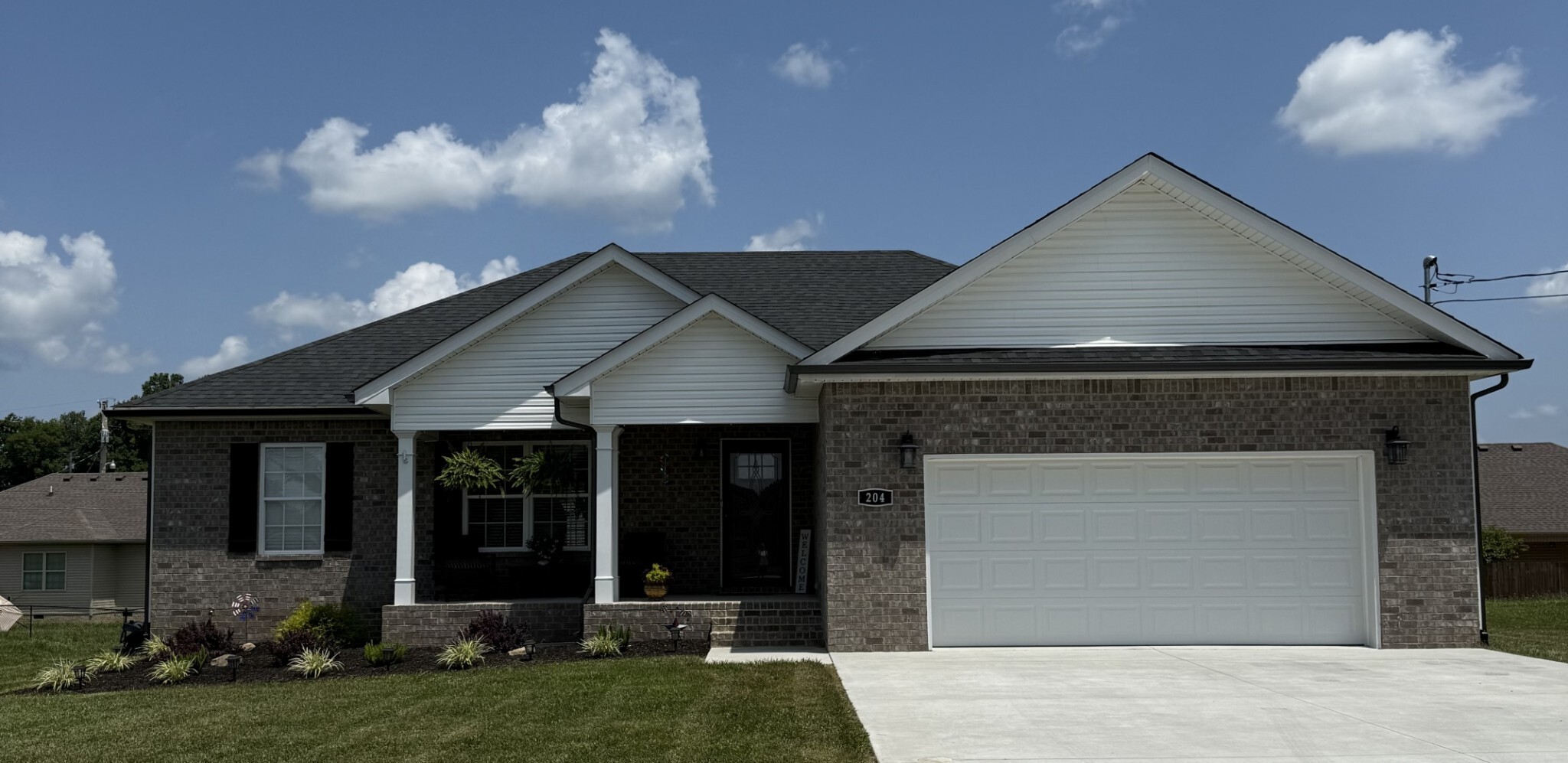 Property Photo: 204 Graham Way TN 37160