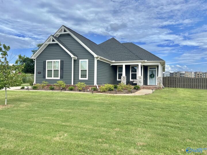 2041 Wayland Walk SW  Huntsville AL 35802 photo