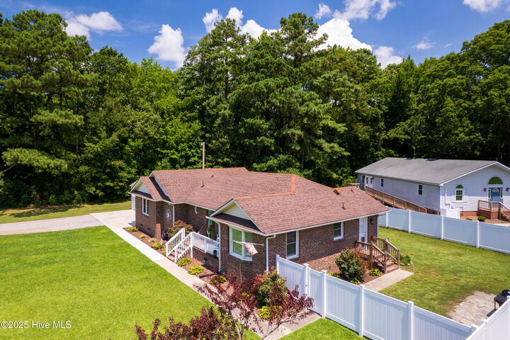 Property Photo:  1205 Harvey Point Rd Road  NC 27944 