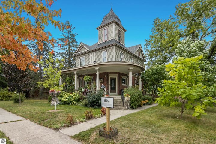 Property Photo:  402 E Cayuga Street  MI 49615 