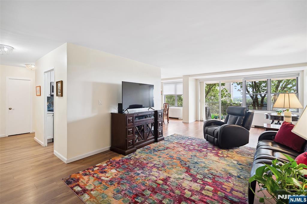 Property Photo:  301 Beech Street 6C  NJ 07601 
