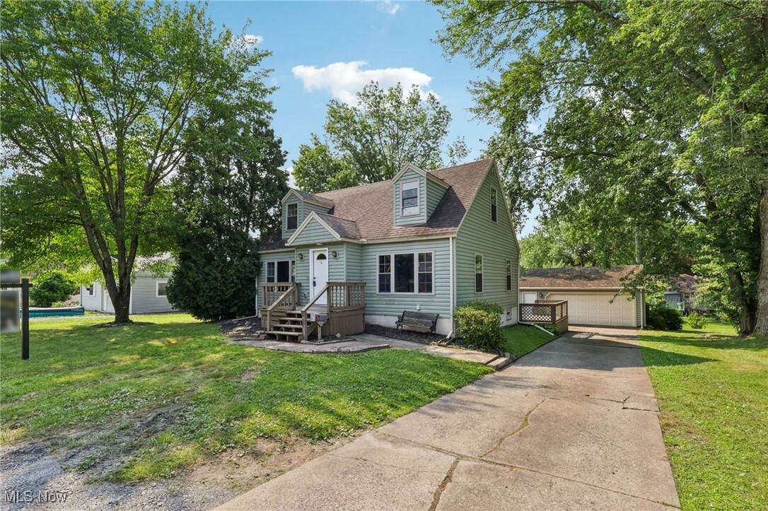 Property Photo: 1811 Stepney Street OH 44446