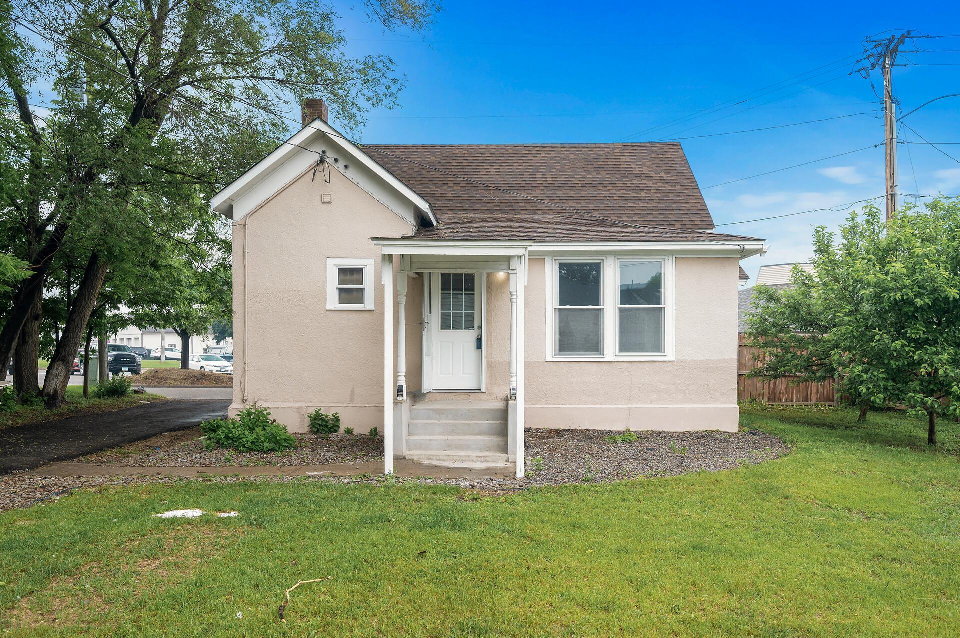 Property Photo:  414 Western Lane  MN 55303 