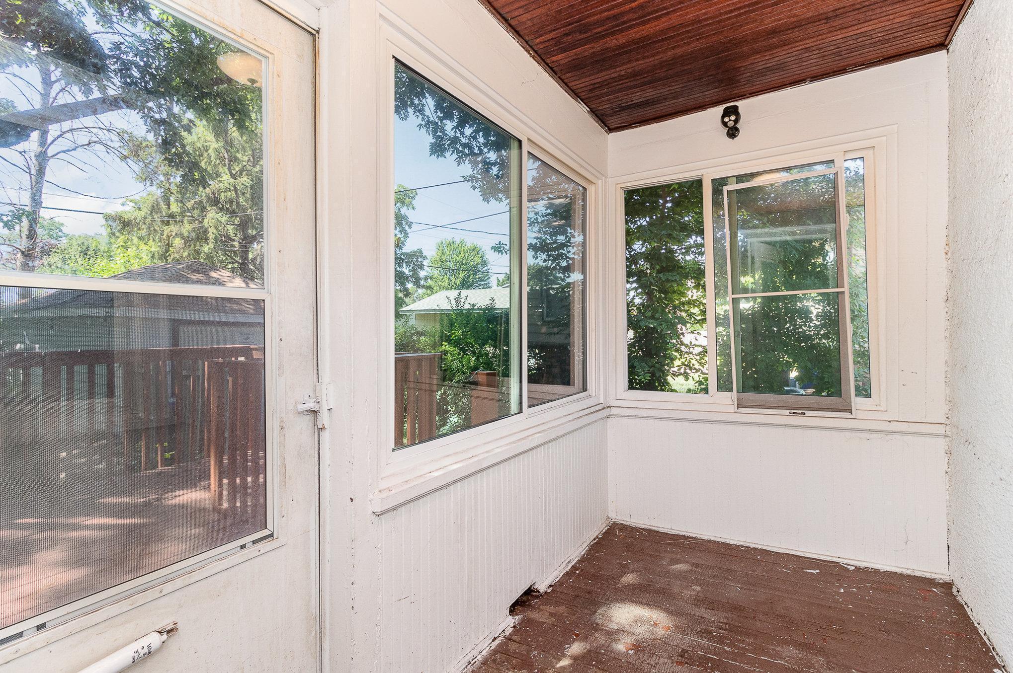 Property Photo: 1670 Maryland Avenue E MN 55106
