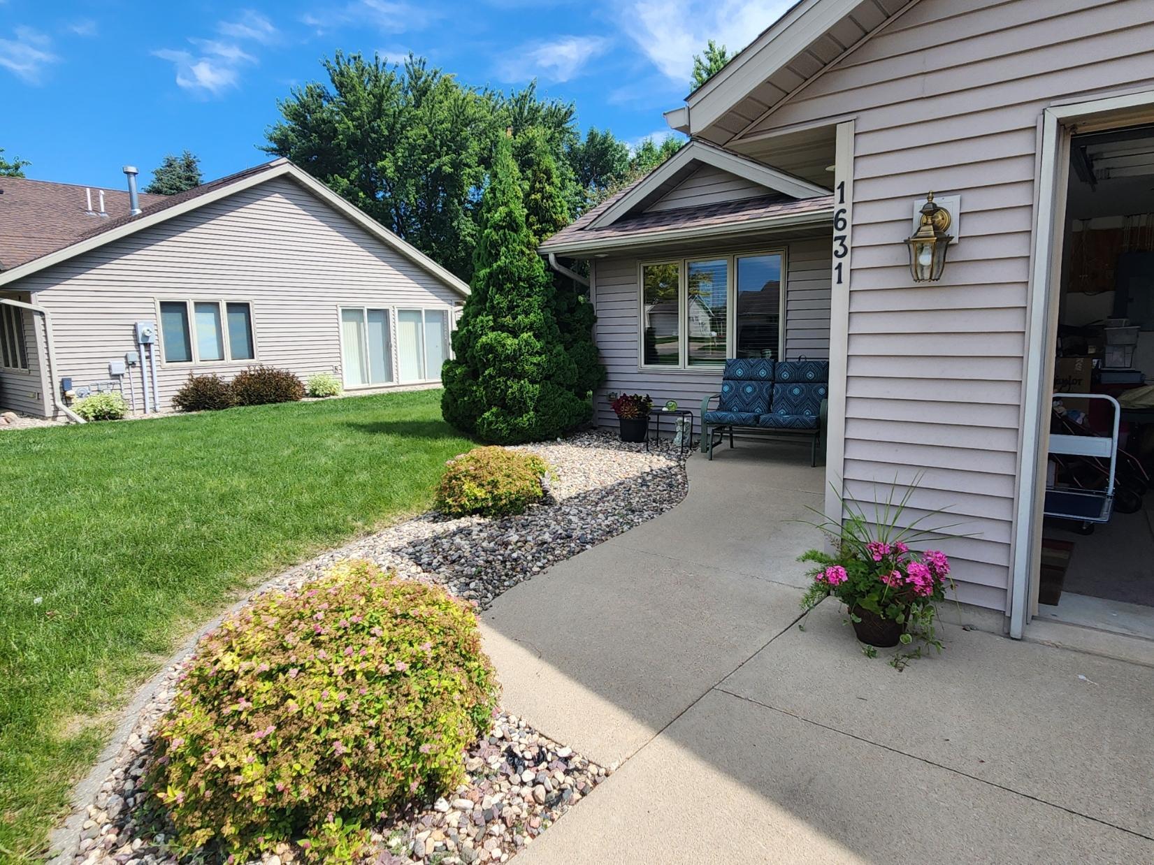 Property Photo:  1631 Blue Jay Boulevard  MN 56031 