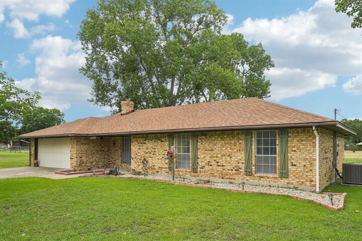 Photo de la propriété:  1301 Azalea Lane  TX 75165