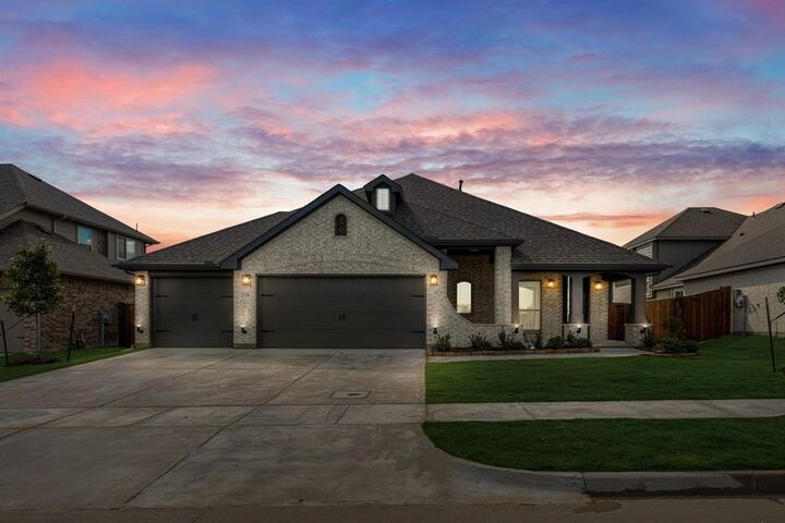 Property Photo: 216 Rosewood Drive TX 75154