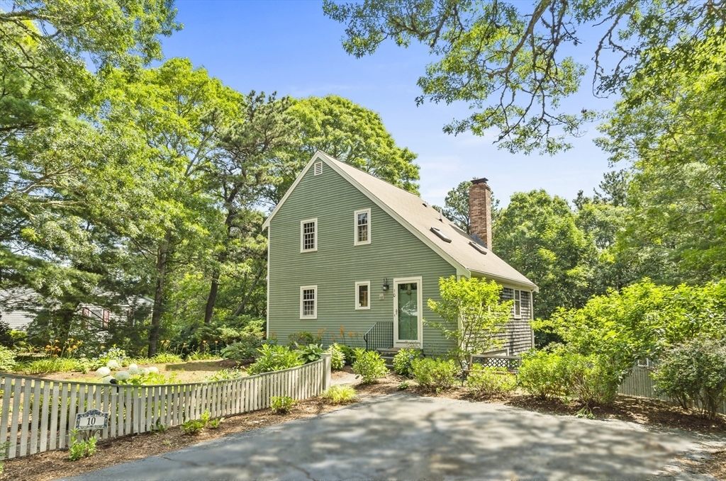 10 Devonshire Lane  Dennis MA 02660 photo