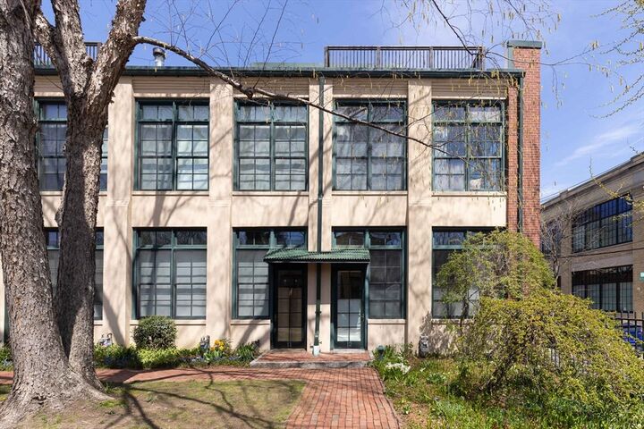 Property Photo:  139-155 Brookline Street 12  MA 02139 