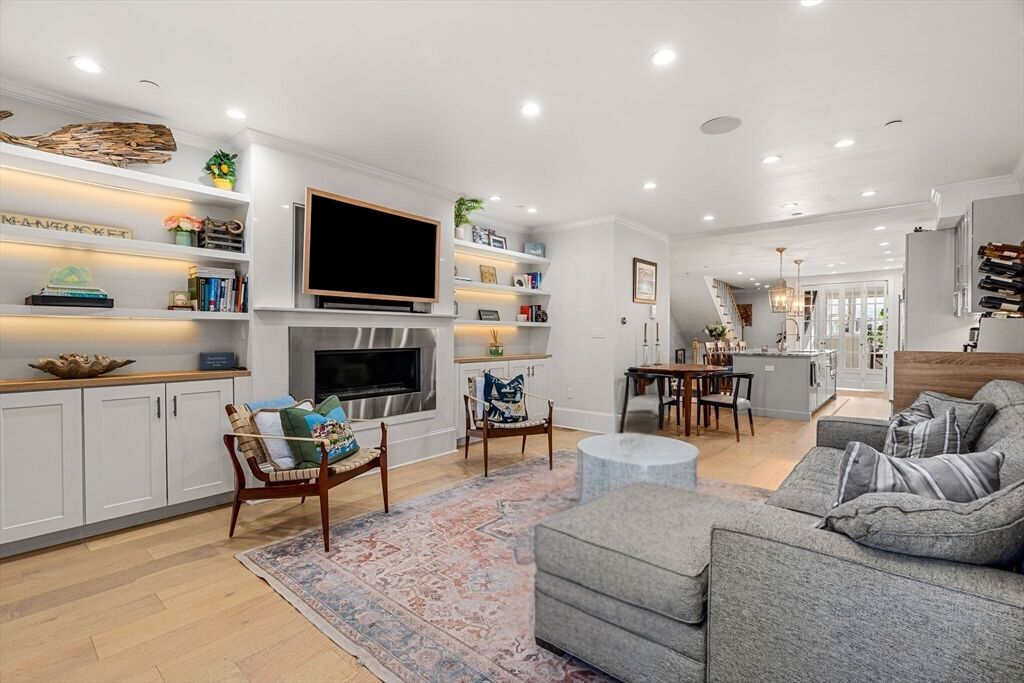 Property Photo:  530 E Broadway A  MA 02127 