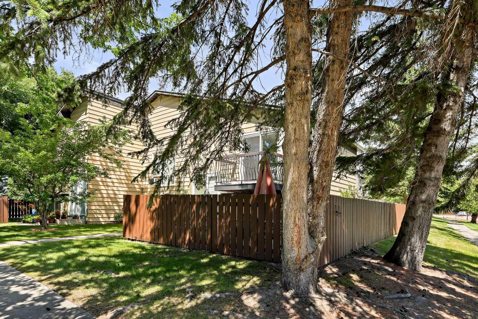 Property Photo: 7205 4 Street NE 92 AB T2K 5S3