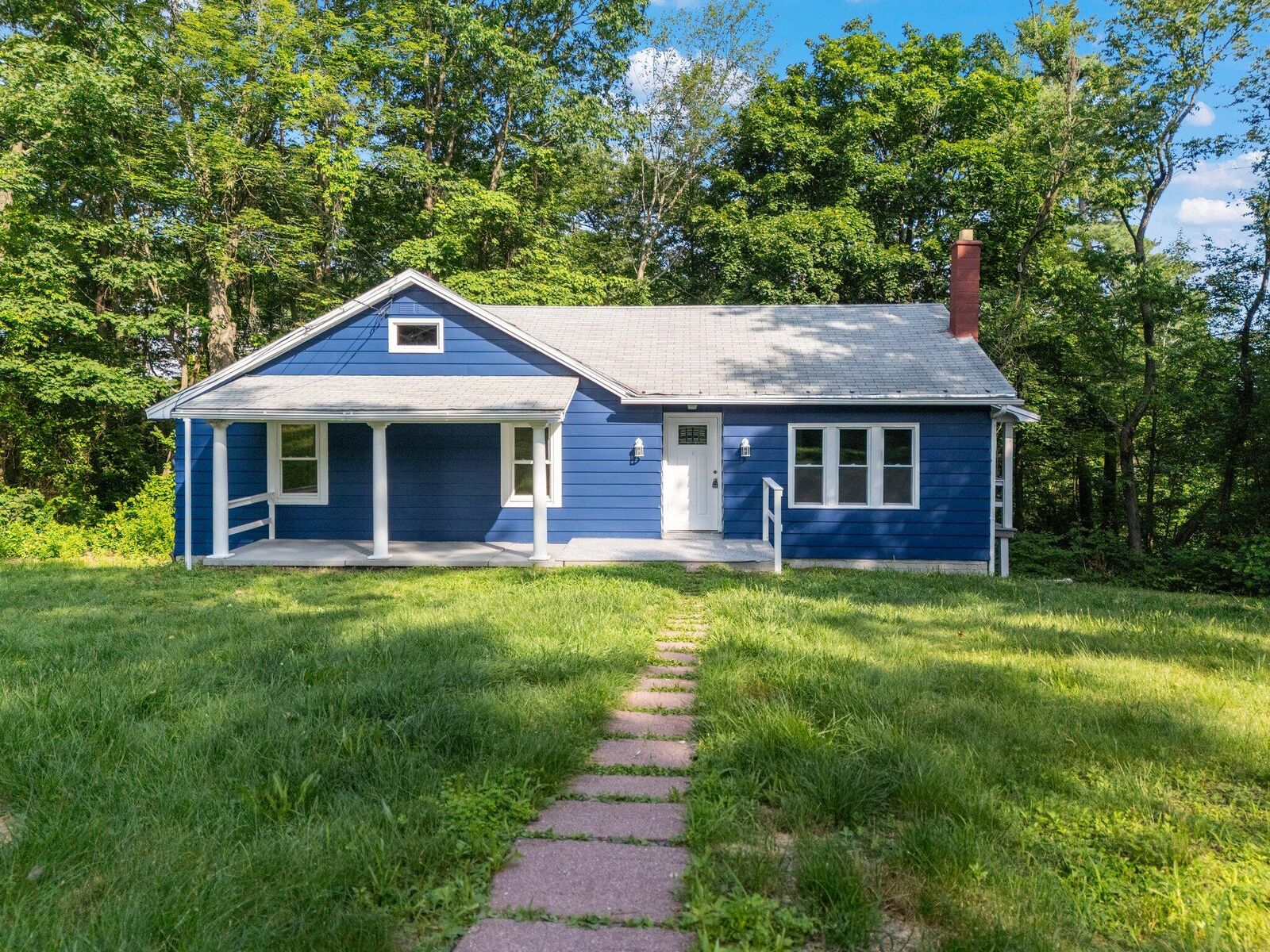 Property Photo:  102 Florida Avenue  PA 18505 