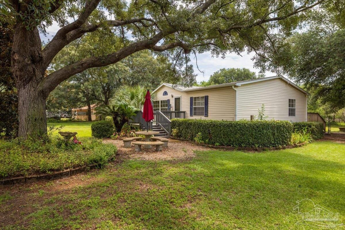 Property Photo:  1804 El Paso Trl  FL 32566 