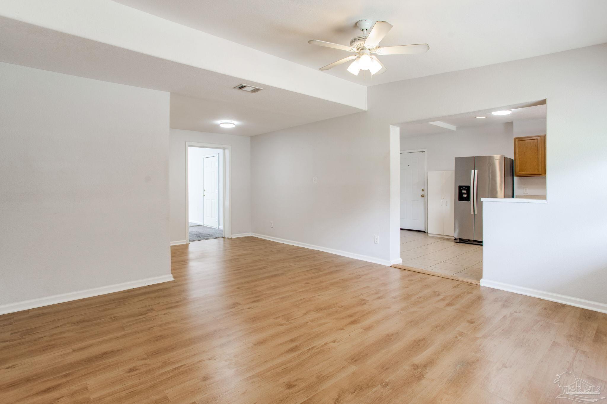 Property Photo: 715 Woodland Dr FL 32503