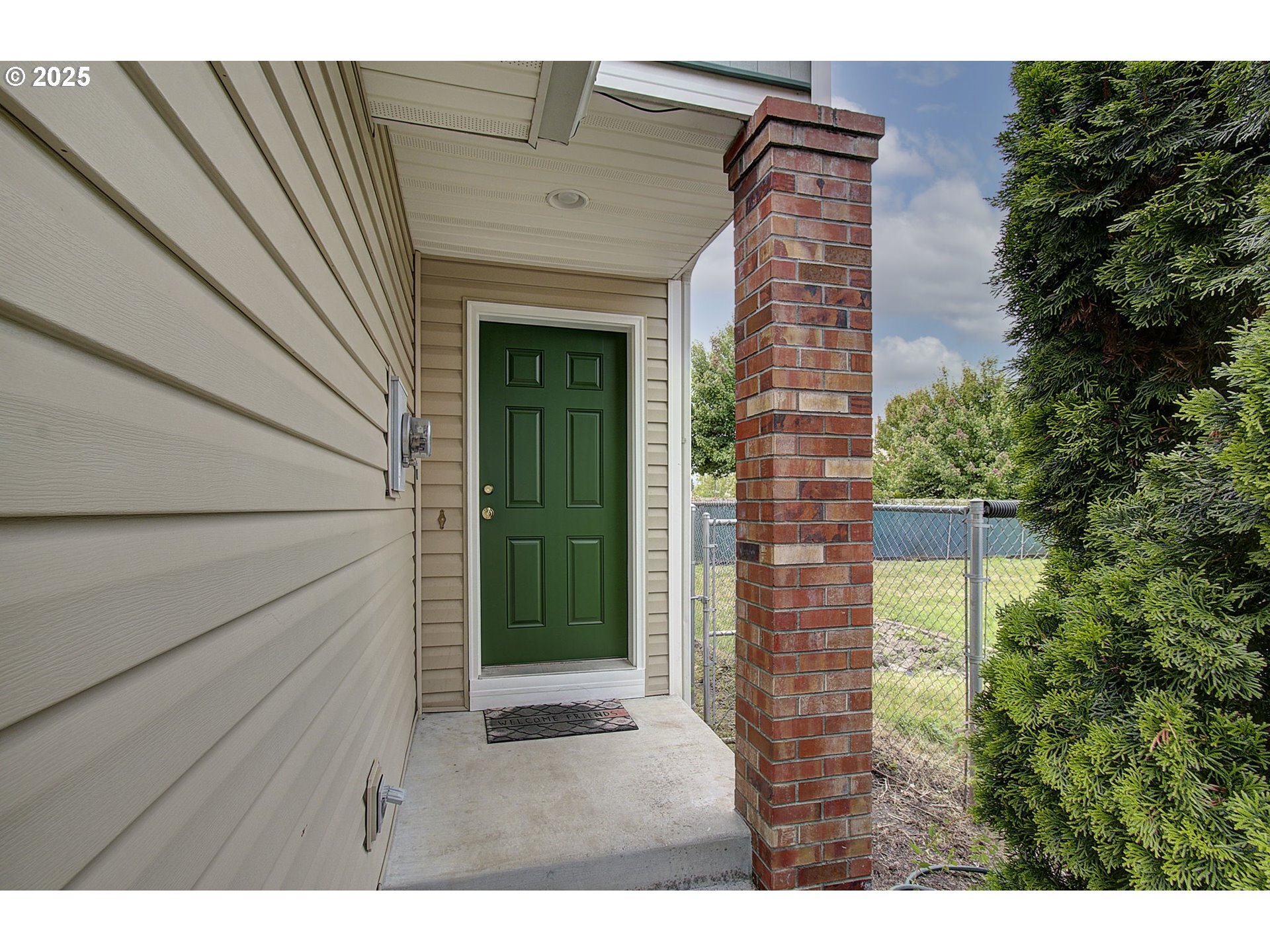Property Photo: 13926 NE 7th Ct WA 98685
