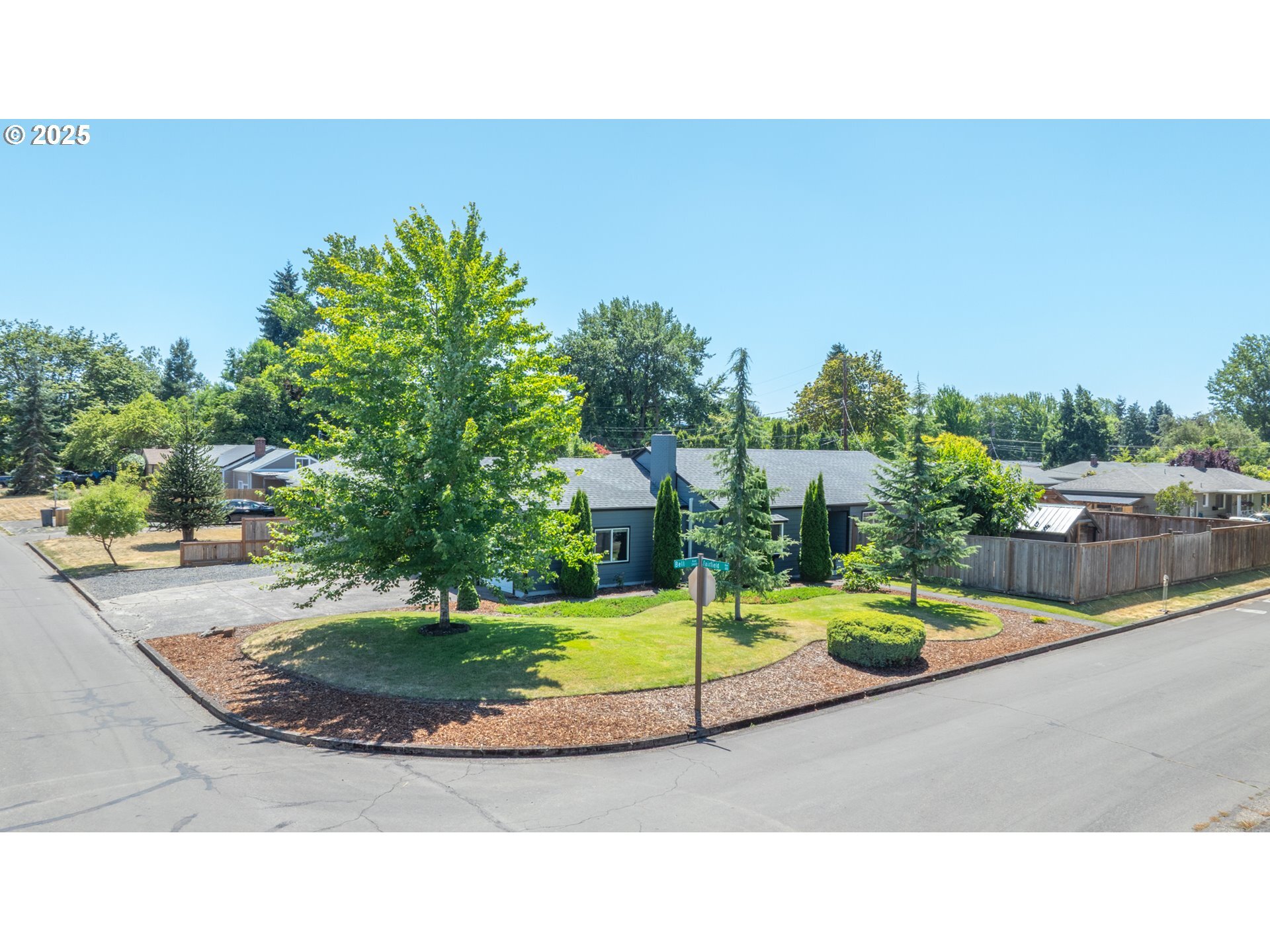 Property Photo: 3410 Bell Ave OR 97402