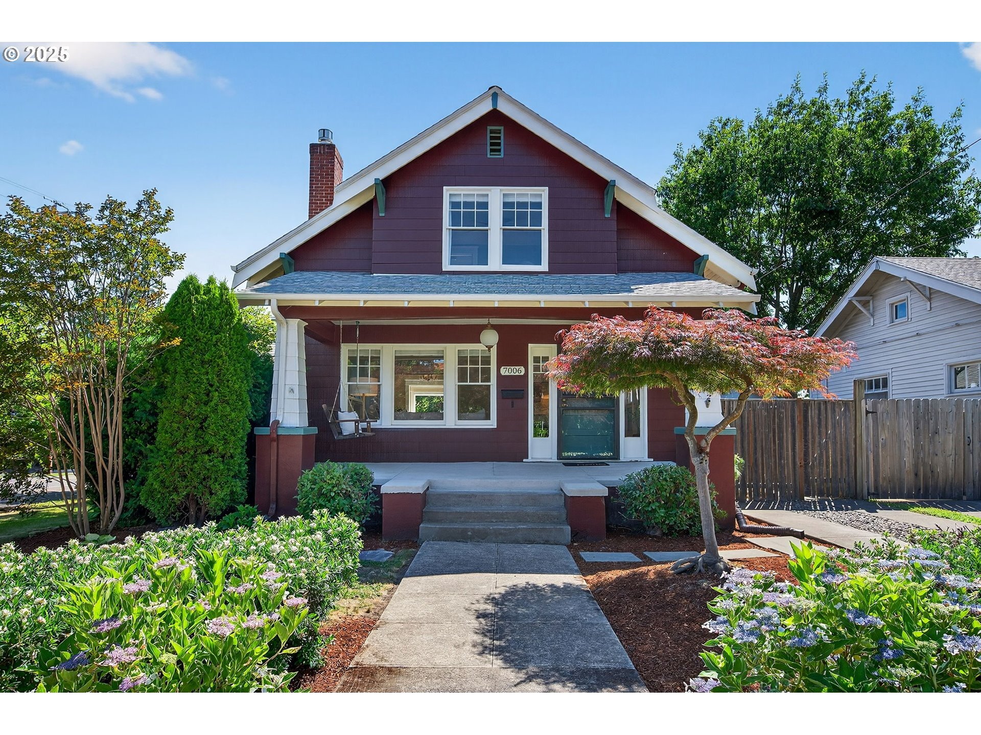 Property Photo: 7006 SE 19th Ave OR 97202