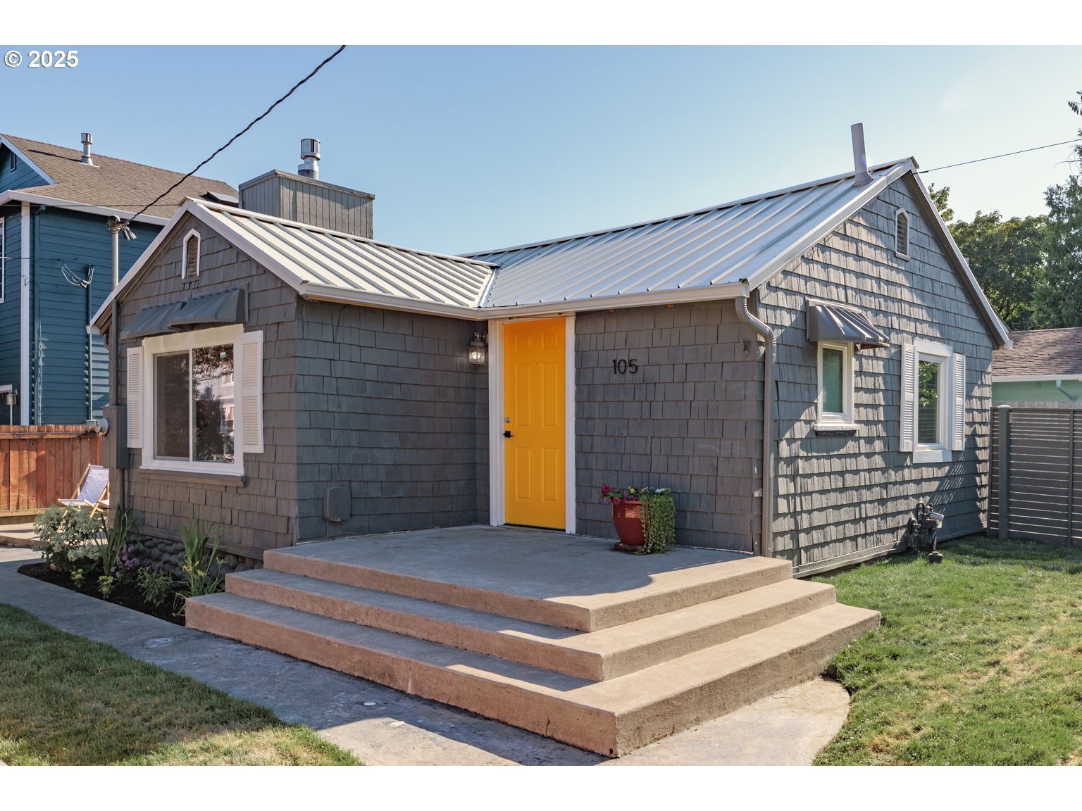 Property Photo: 105 SE 119th Ave OR 97216