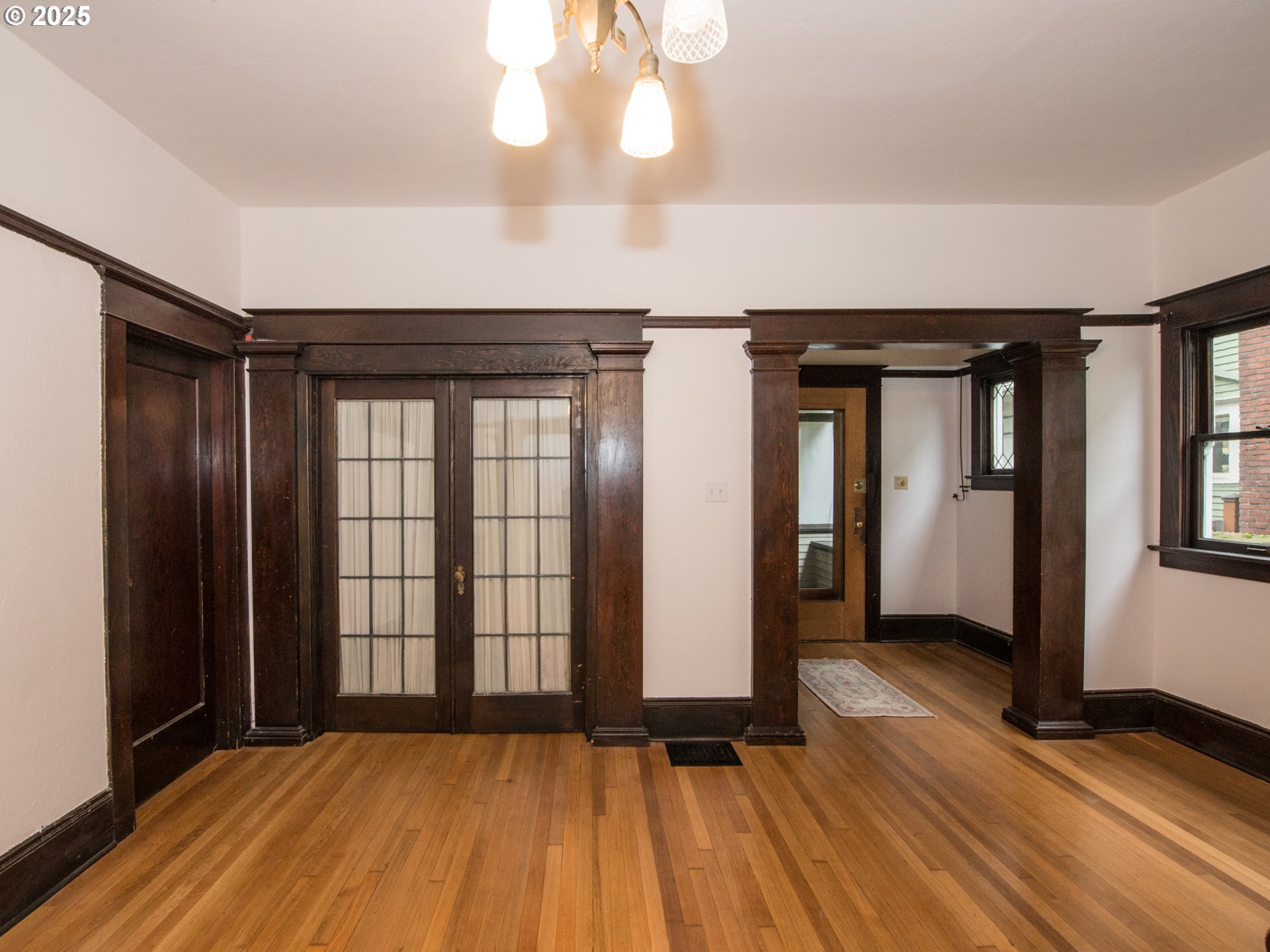 Property Photo:  2112 SE Elliott Ave  OR 97214 
