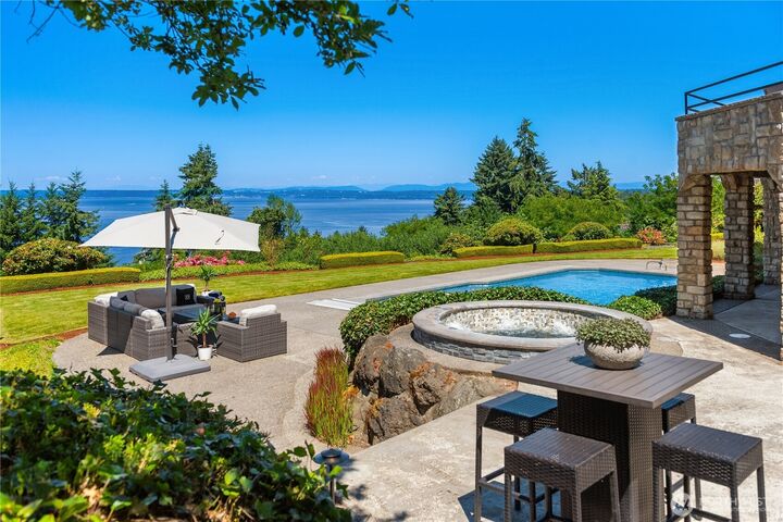 Property Photo:  6411  View Street NE  WA 98422 