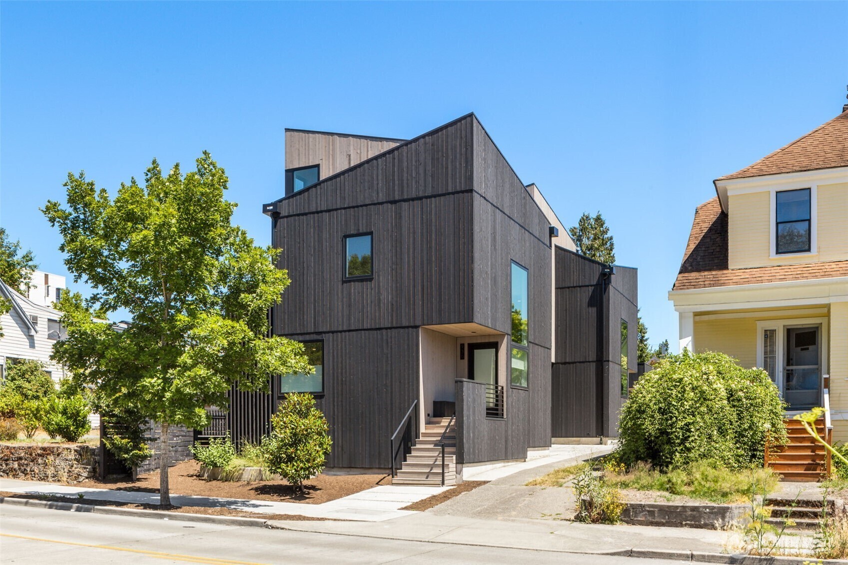 Property Photo: 930 23rd Avenue WA 98122