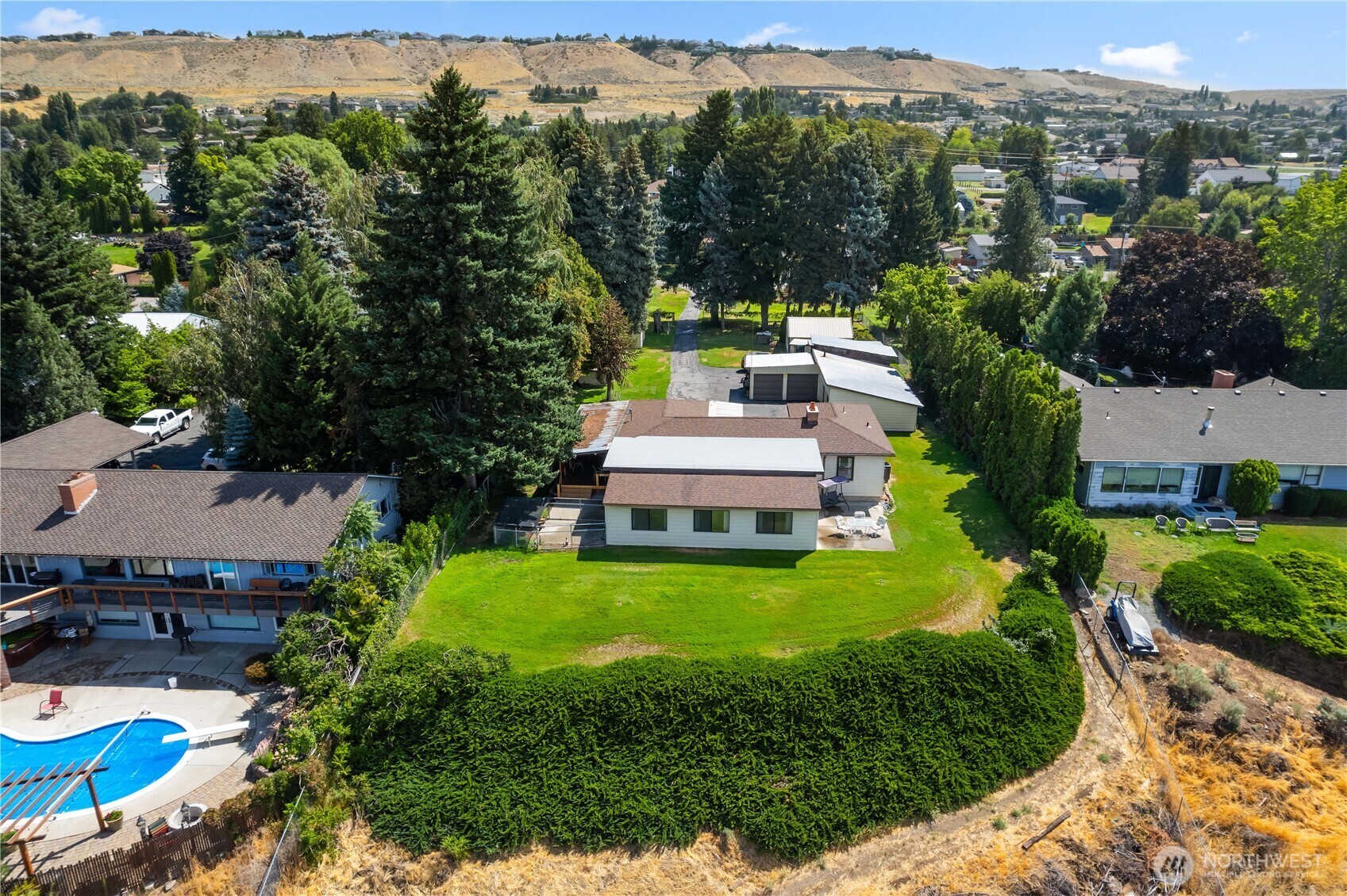 Property Photo: 2434 NW Alan Avenue WA 98802