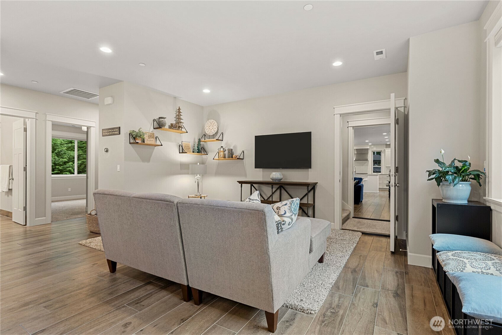 Property Photo: 13321 Avondale Road NE WA 98072