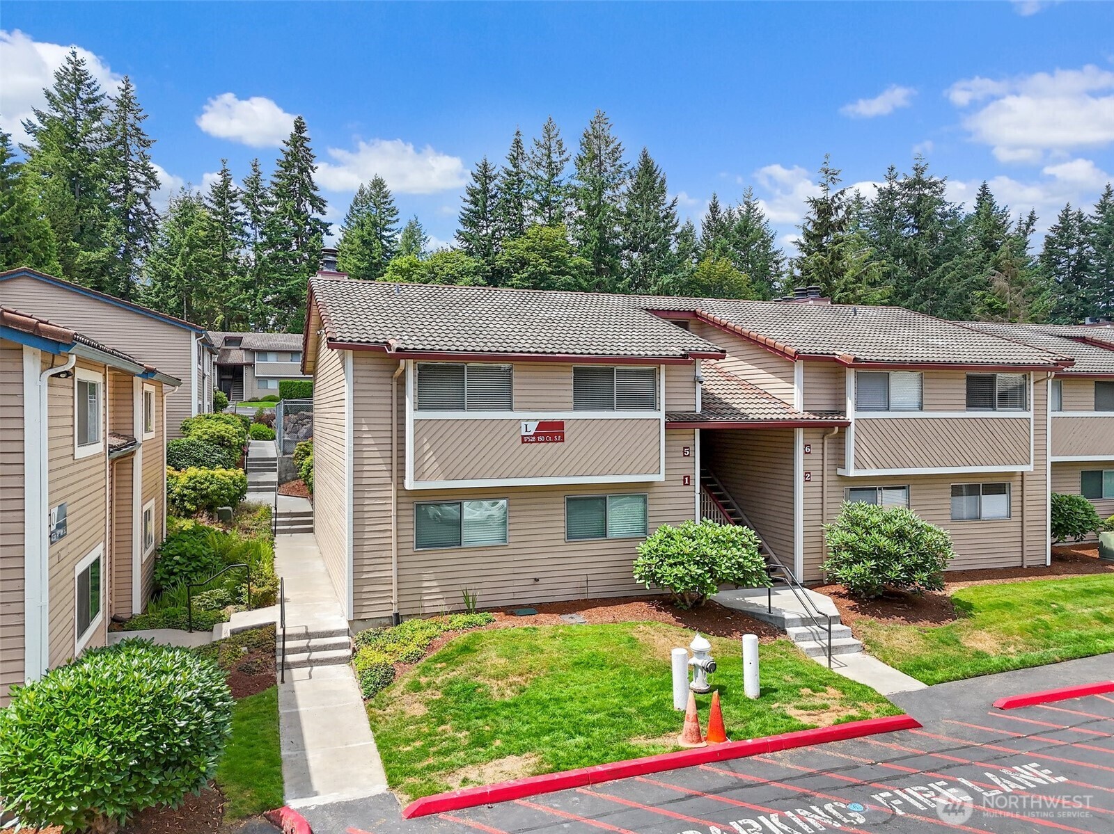 Property Photo:  17528  150th Court SE L5  WA 98058 