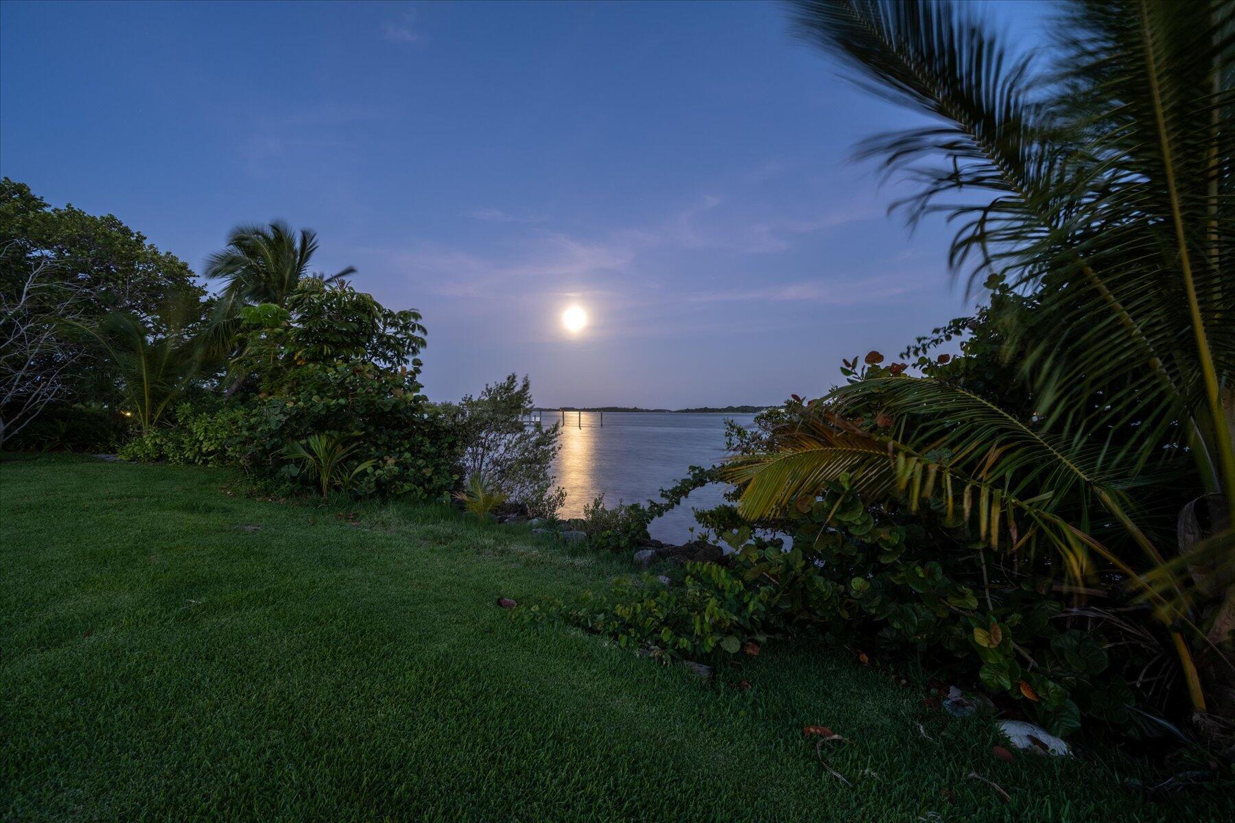 Property Photo: 49 W High Point Road FL 34996