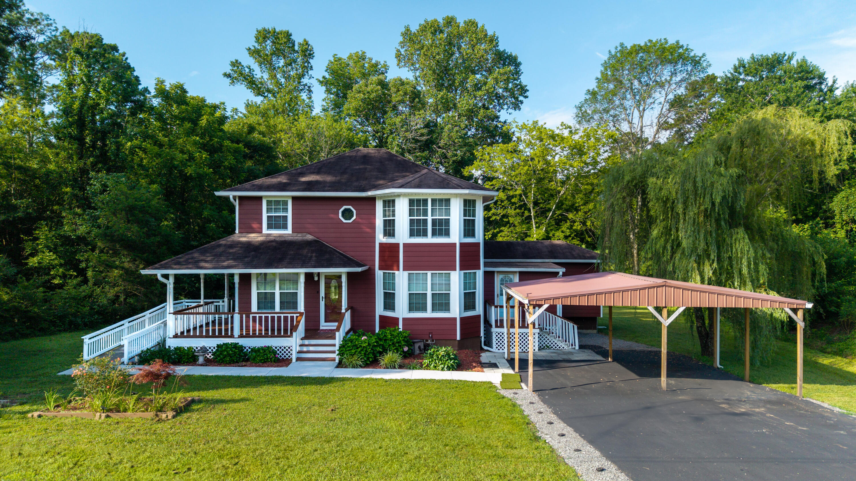 Property Photo: 135 Lakeview Drive SE TN 37323