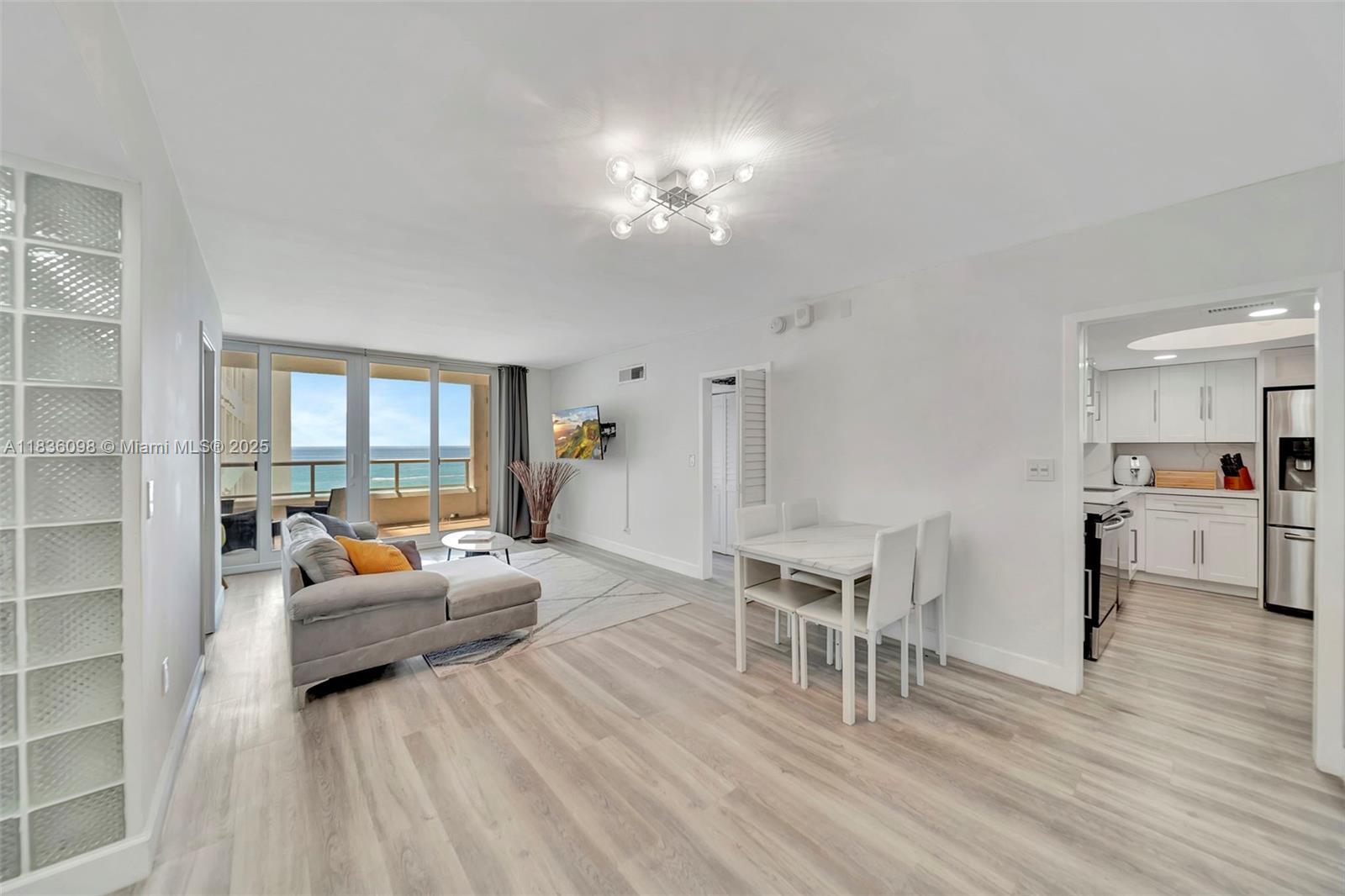Property Photo:  5005 Collins Ave 815  FL 33140 