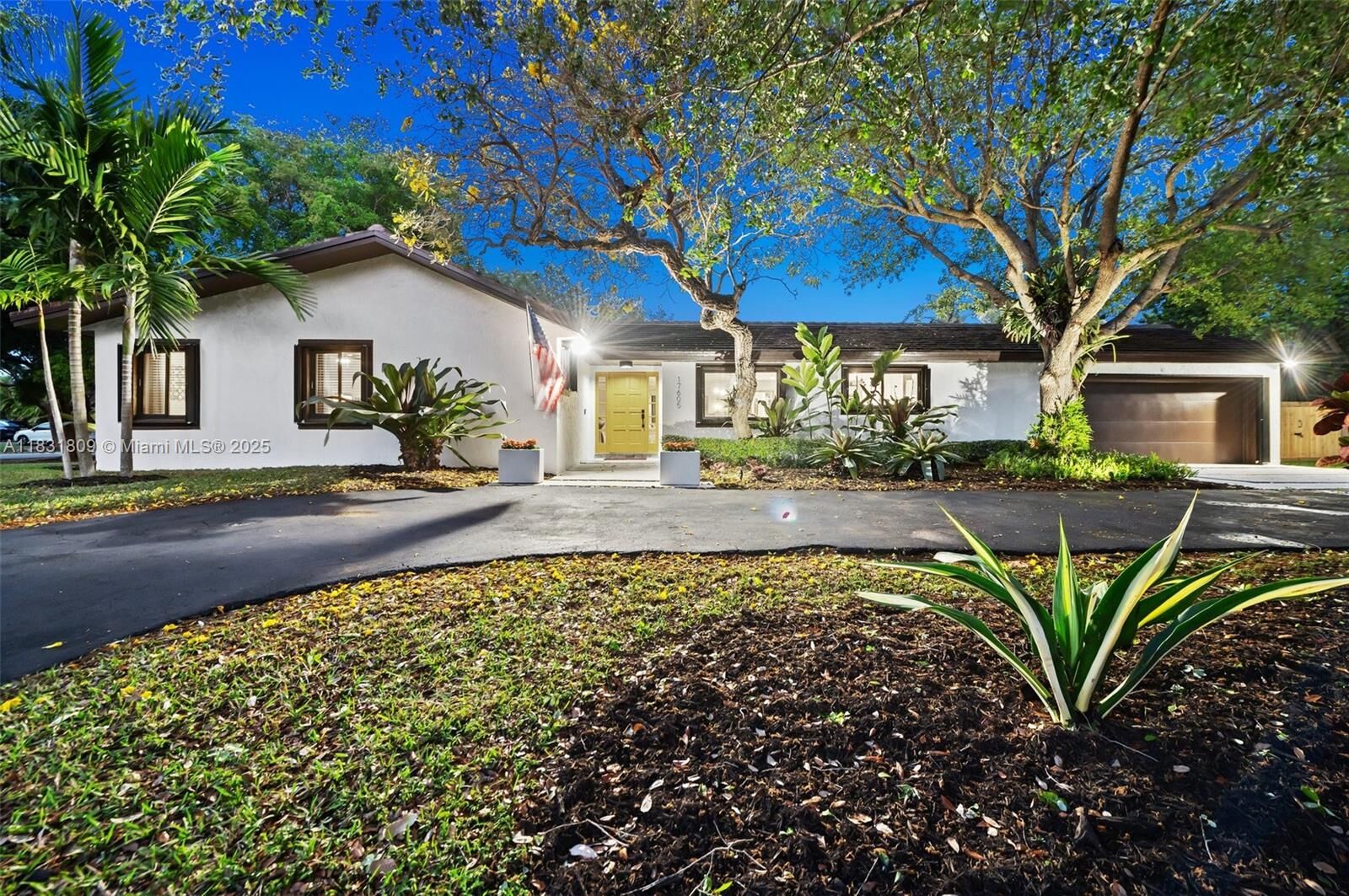 Property Photo:  17605 SW 86th Ave  FL 33157 