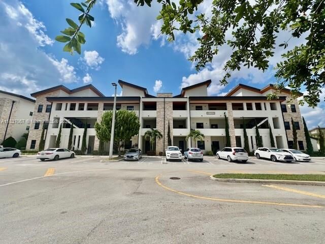 Property Photo:  7855 NW 104th Ave 33  FL 33178