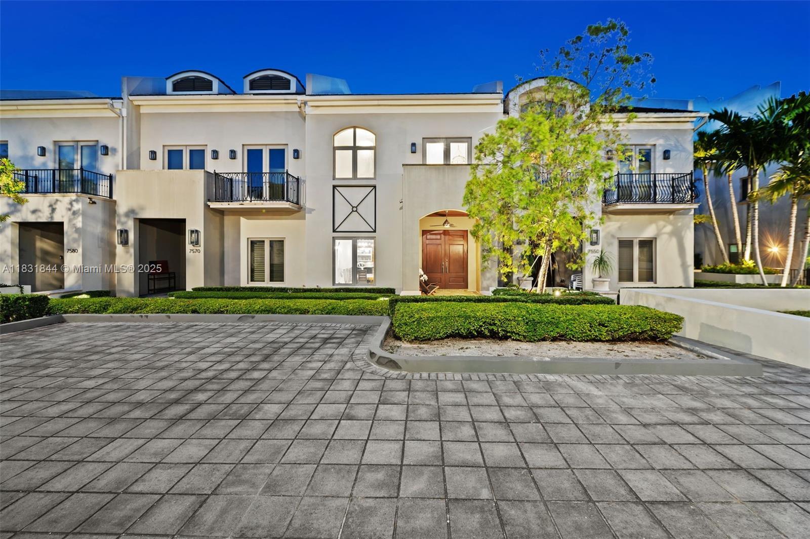Property Photo: 7560 SW 56th Ct FL 33143