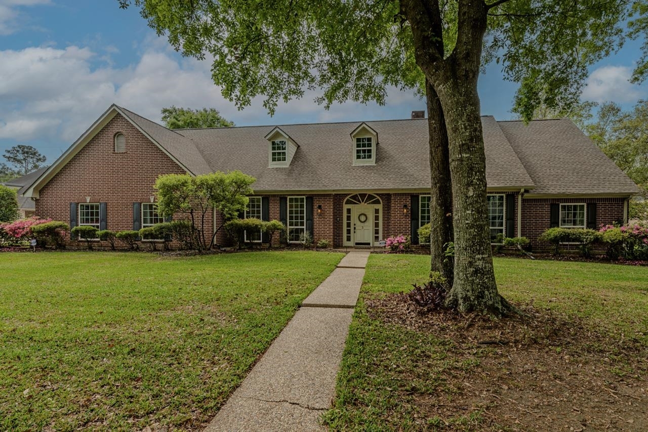 Property Photo: 5 Bayou Bend Pl. TX 77706