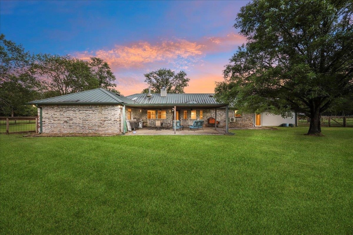 Property Photo:  5604 Gilbert Dr.  TX 77632 