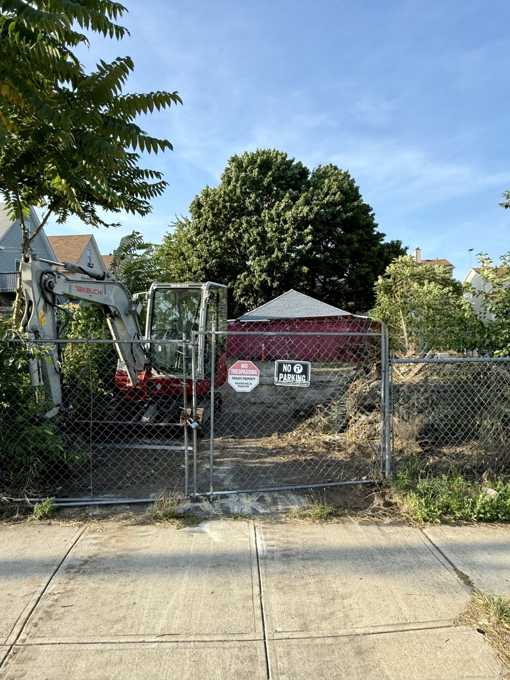 Property Photo:  445 Nichols Street  CT 06608 